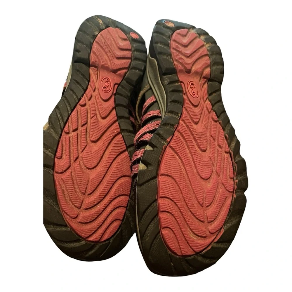 Chaco Outcross Closed Toe Water Proof Hiking Shoe Size 9.5